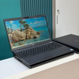 Ordinateur portable Dell Precision 3540 Core i7 8ème génération avec SSD 256 Go